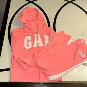 Girls gap sweatsuit